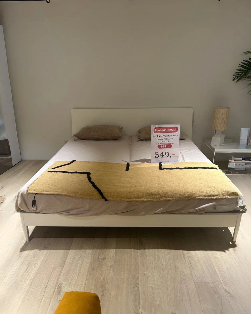 Toonzaalmodel bedkader Cinquanta