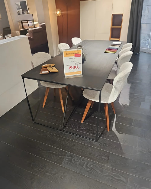 Toonzaalmodel eettafel in eik