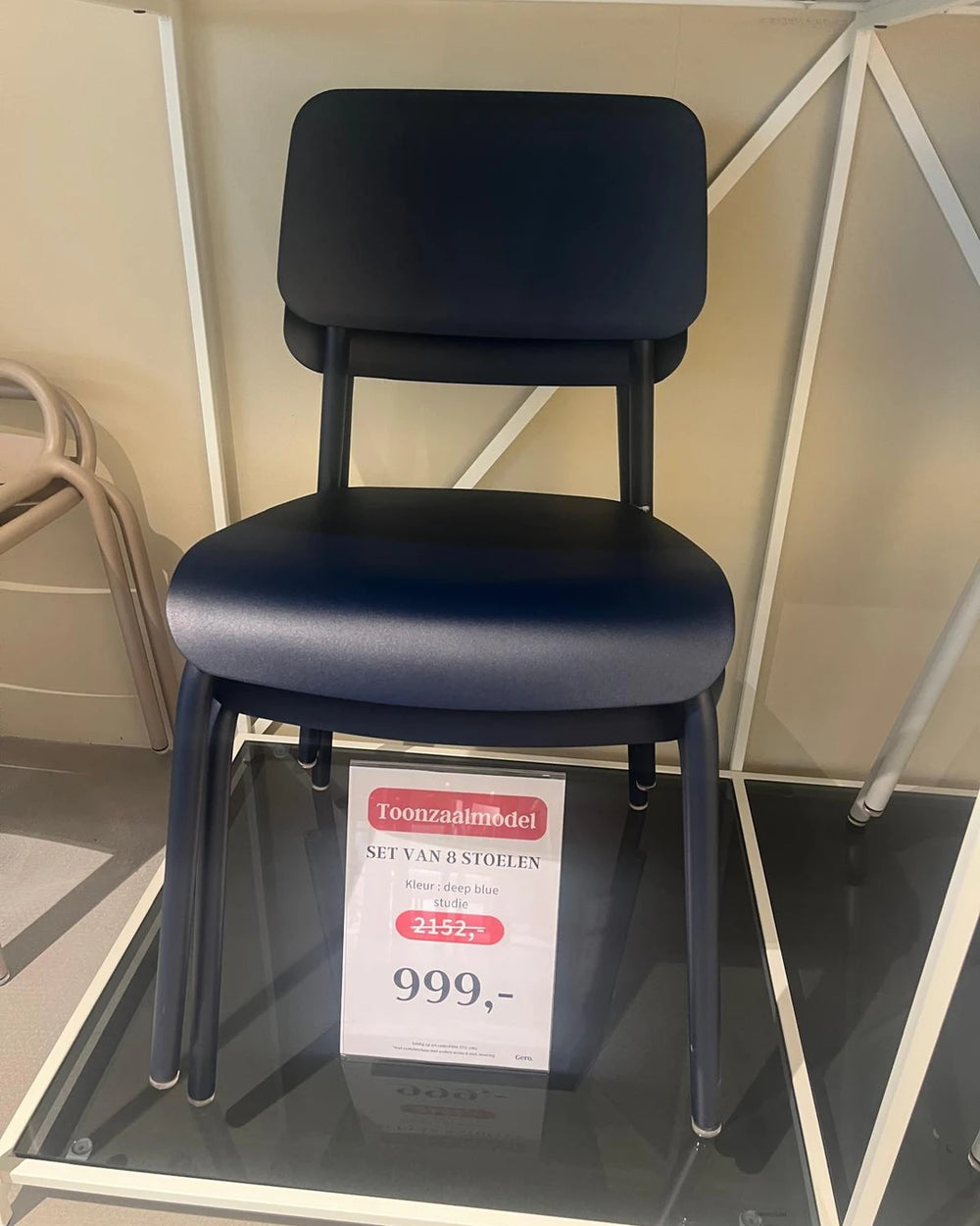 Toonzaalmodel Fermob set van 8 tuinstoelen