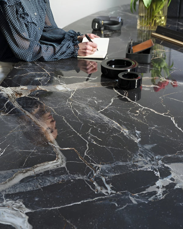 Eettafel Curve Elyps van Joli, foto 2 van 2
