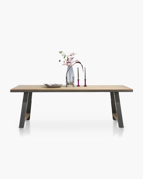 Eettafel Farmland van Henders & Hazel in hout