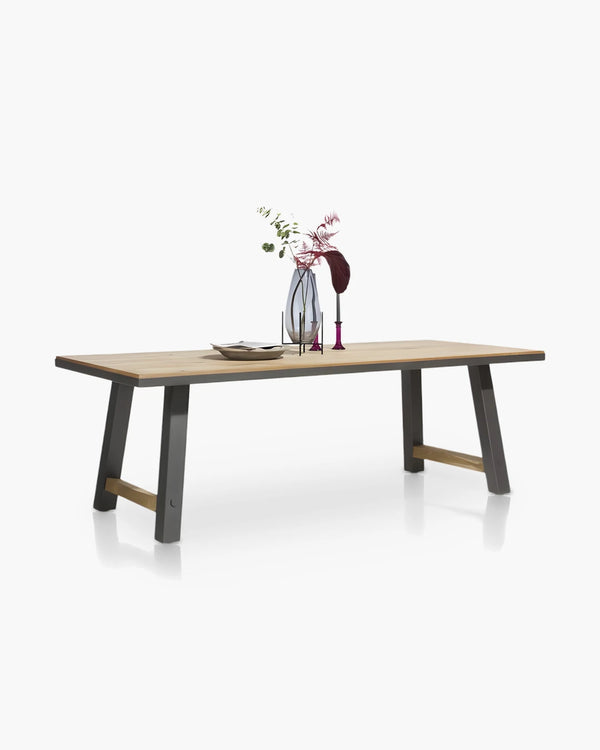 Eettafel Farmland van Henders & Hazel, foto 2 van 8