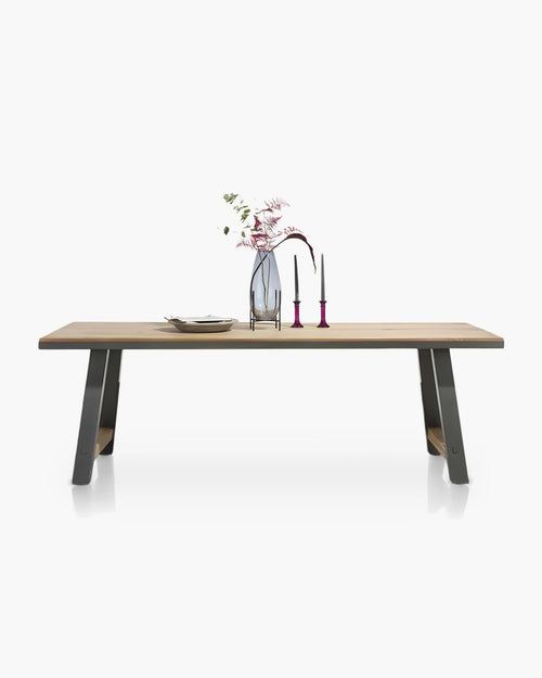 Eettafel Farmland van Henders & Hazel in hout