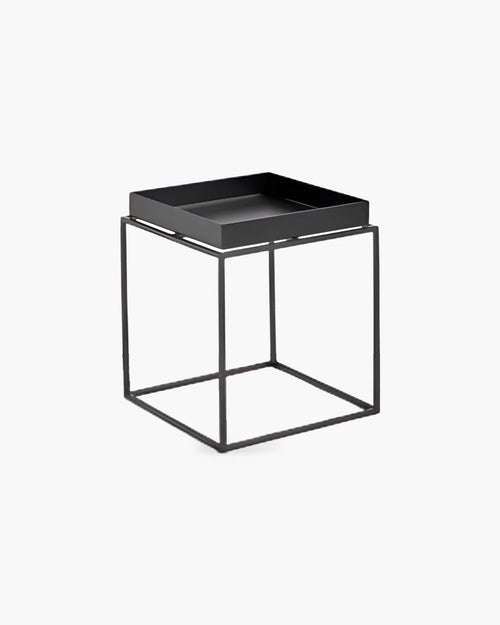 Vierkante bijzettafel Tray van Hay in zwart metaal
