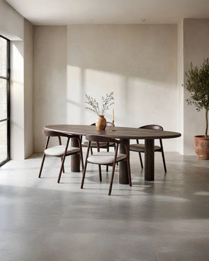 Organische eettafel - 3 poten van Tafel Atelier, foto 5 van 9