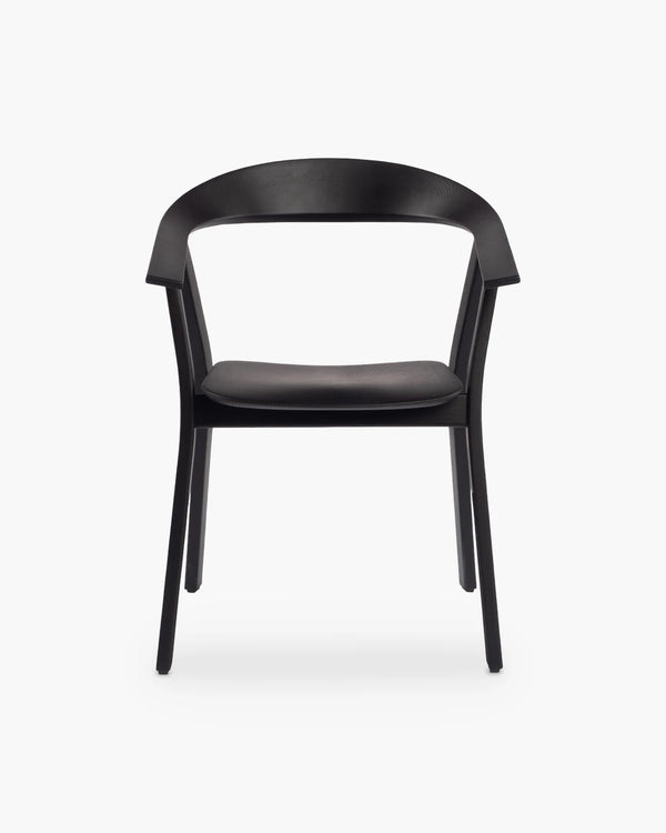 Design armstoel Rhomb in zwart eiken van Prostoria, foto 2 van 2