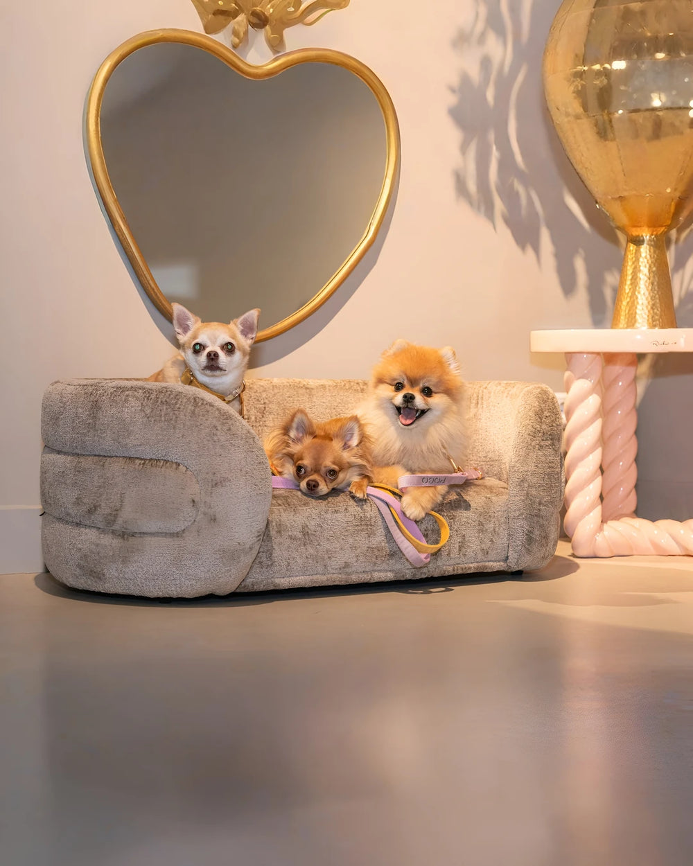 Hondenbed Bingo van Richmond Interiors in taupe stof
