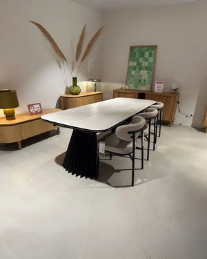 Toonzaalmodel tafel