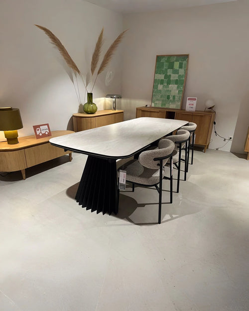 Toonzaalmodel tafel