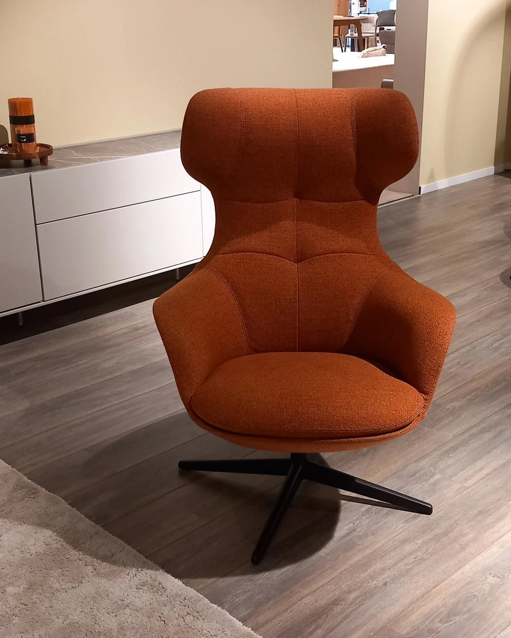 Toonzaalmodel fauteuil Noora van Xooon