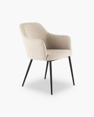 Kuipstoel met armleuning en gesloten rug in beige stof