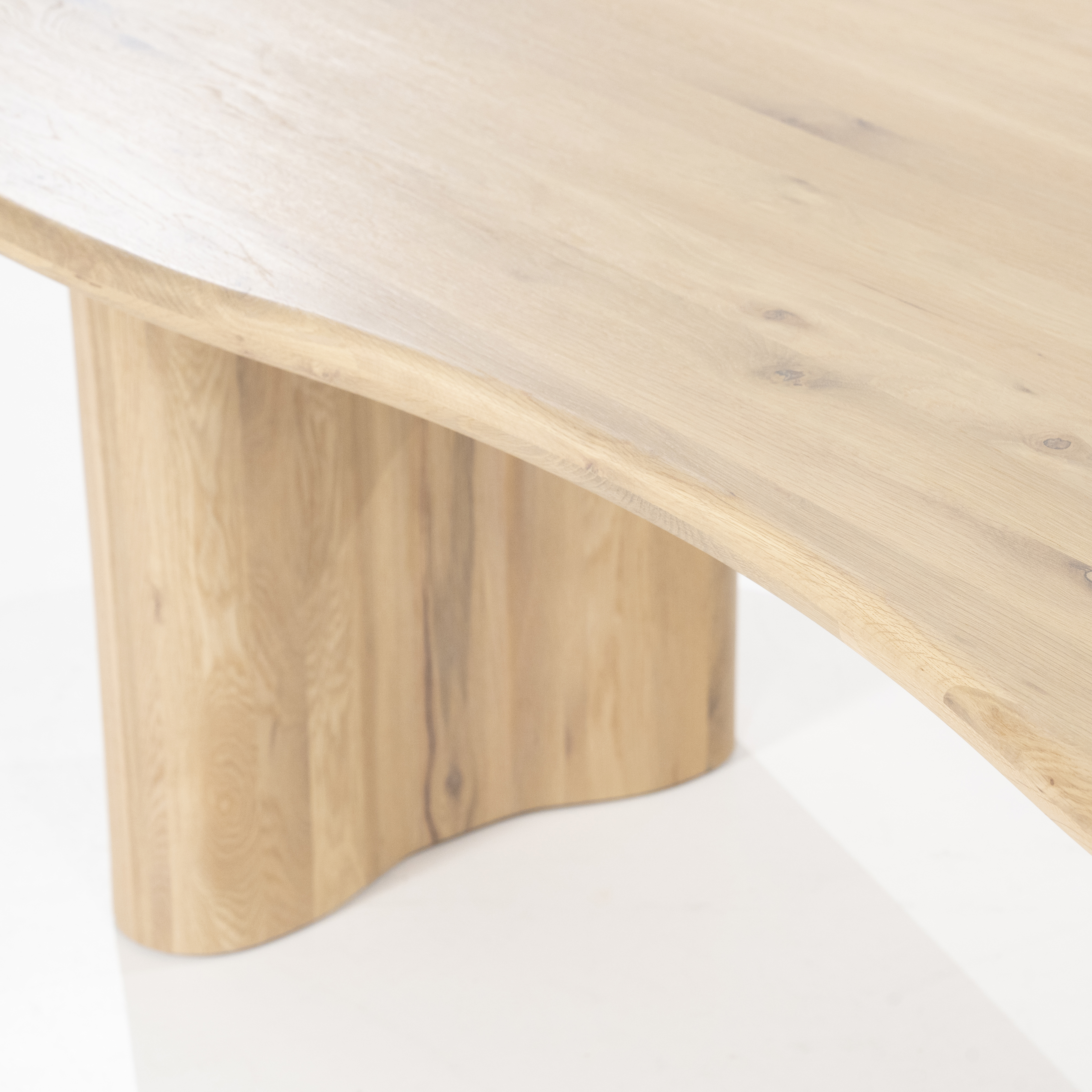 Organische eettafel 250x110cm in eik - naturel