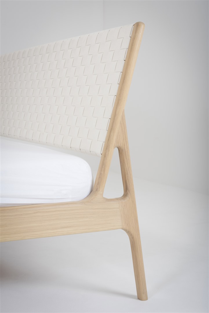 Bed Fawn 180 x 200cm
