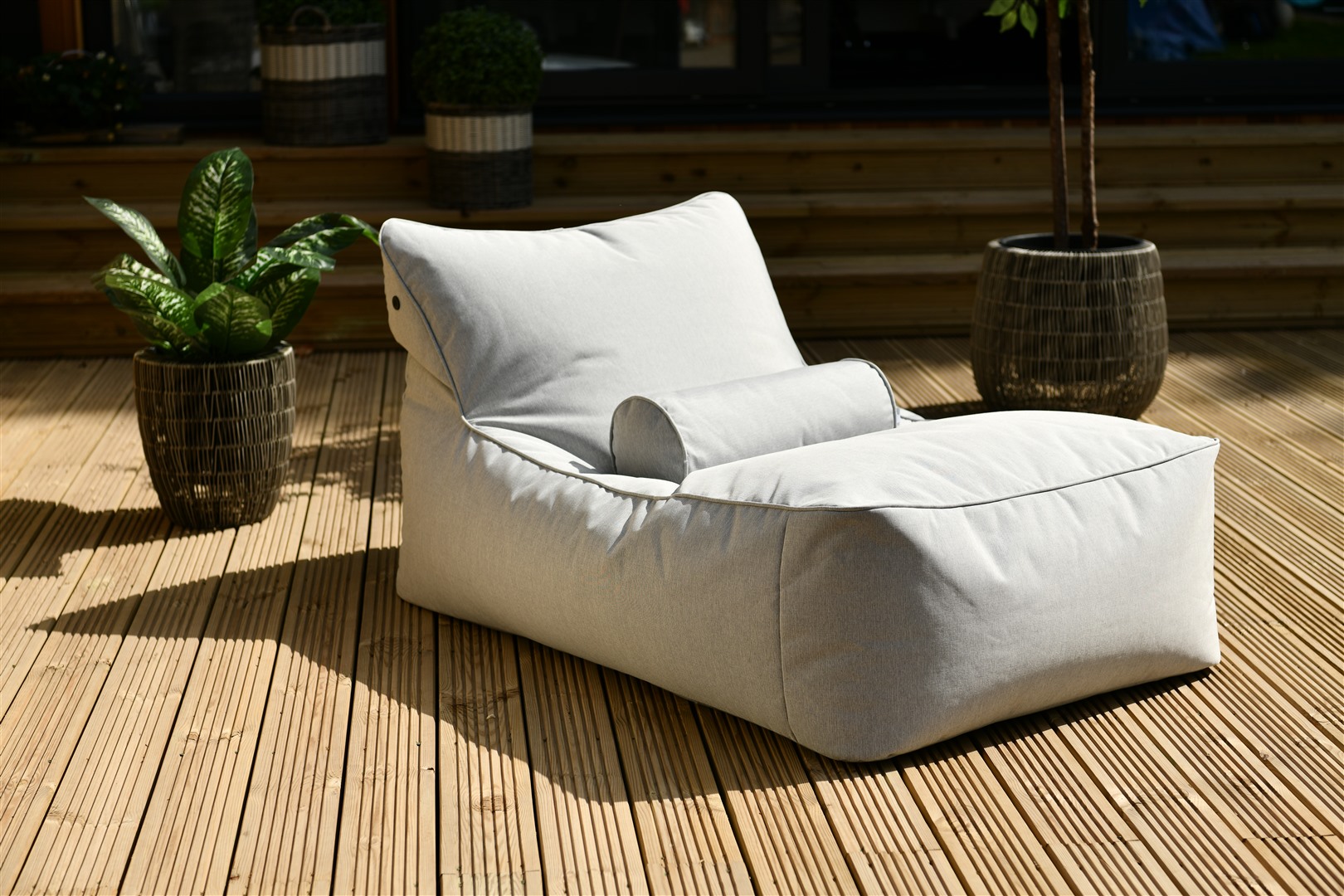 Outdoor Lounge bed