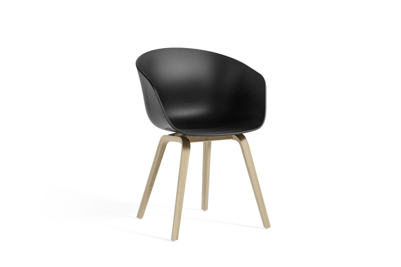 Kuipstoel AAC22 met houten poten - Black/natuur eiken