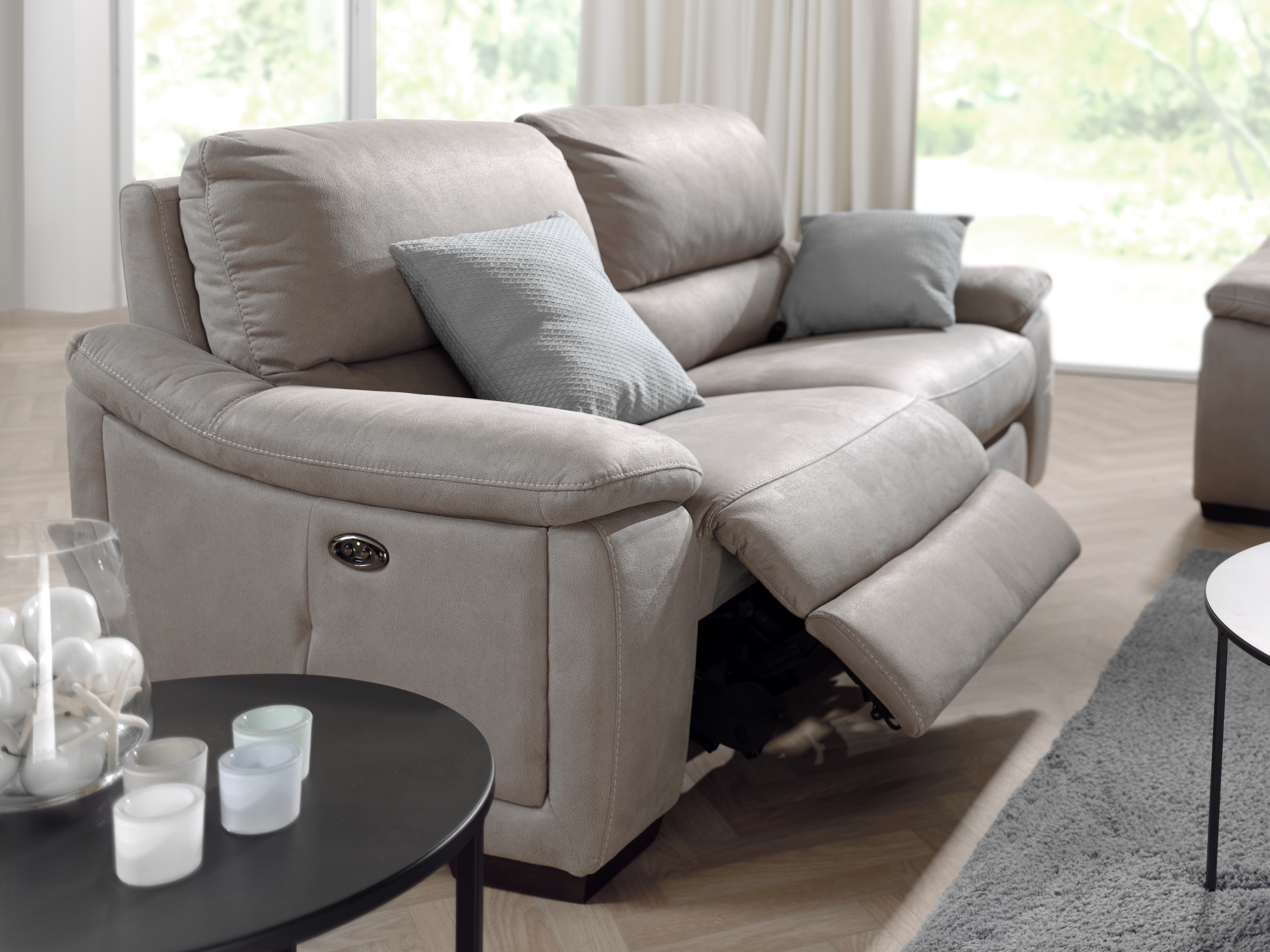 Saloncombinatie: 2,5-zit met 2 elektrische relaxen + 2-zit