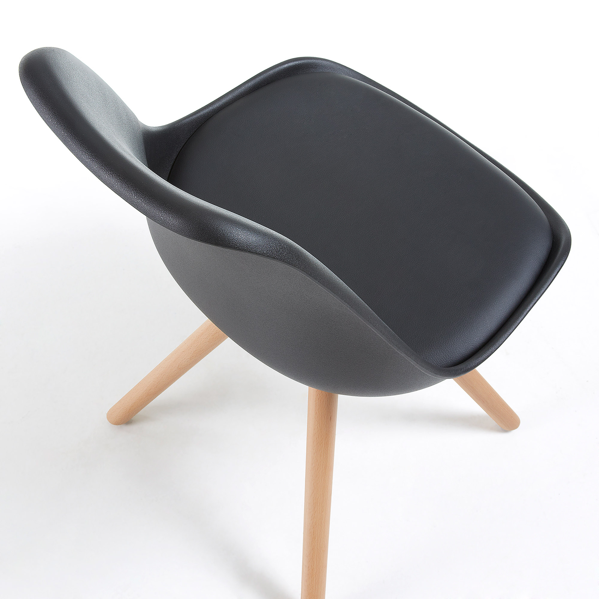 Kuipstoel met houten poten - zwart