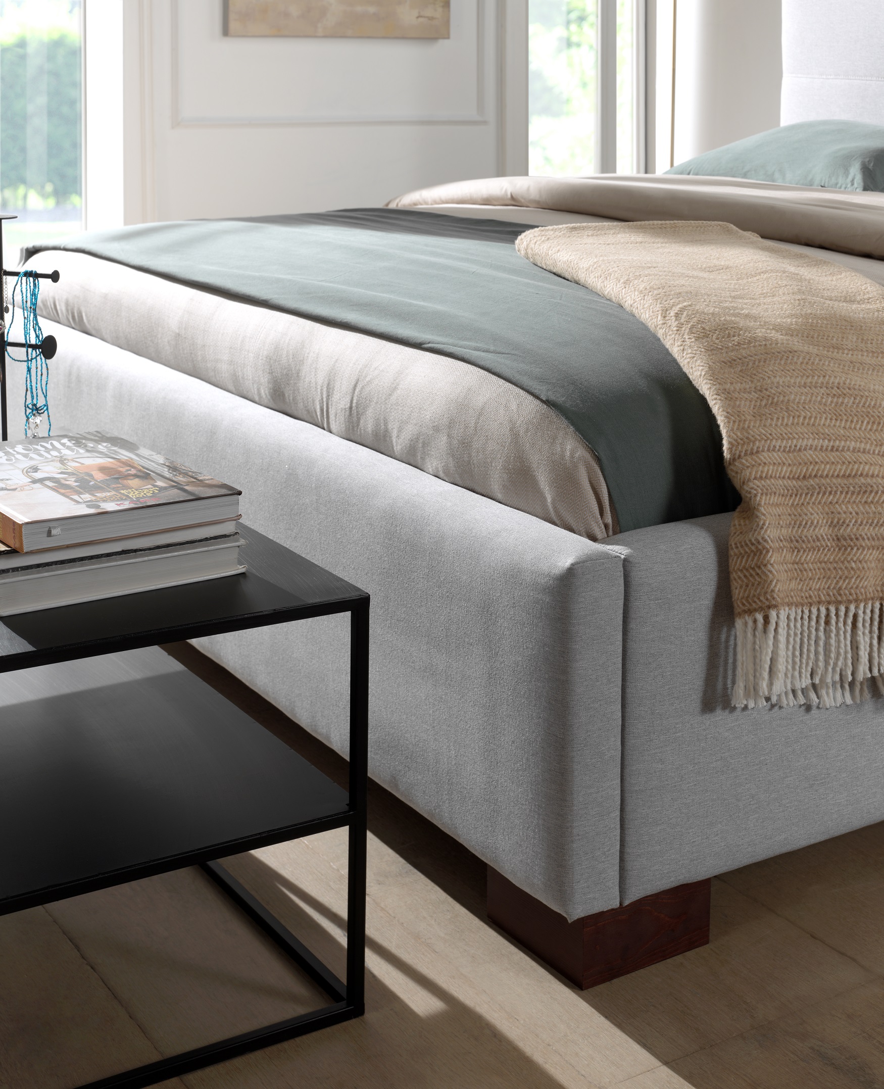 Bed 180 x 200cm