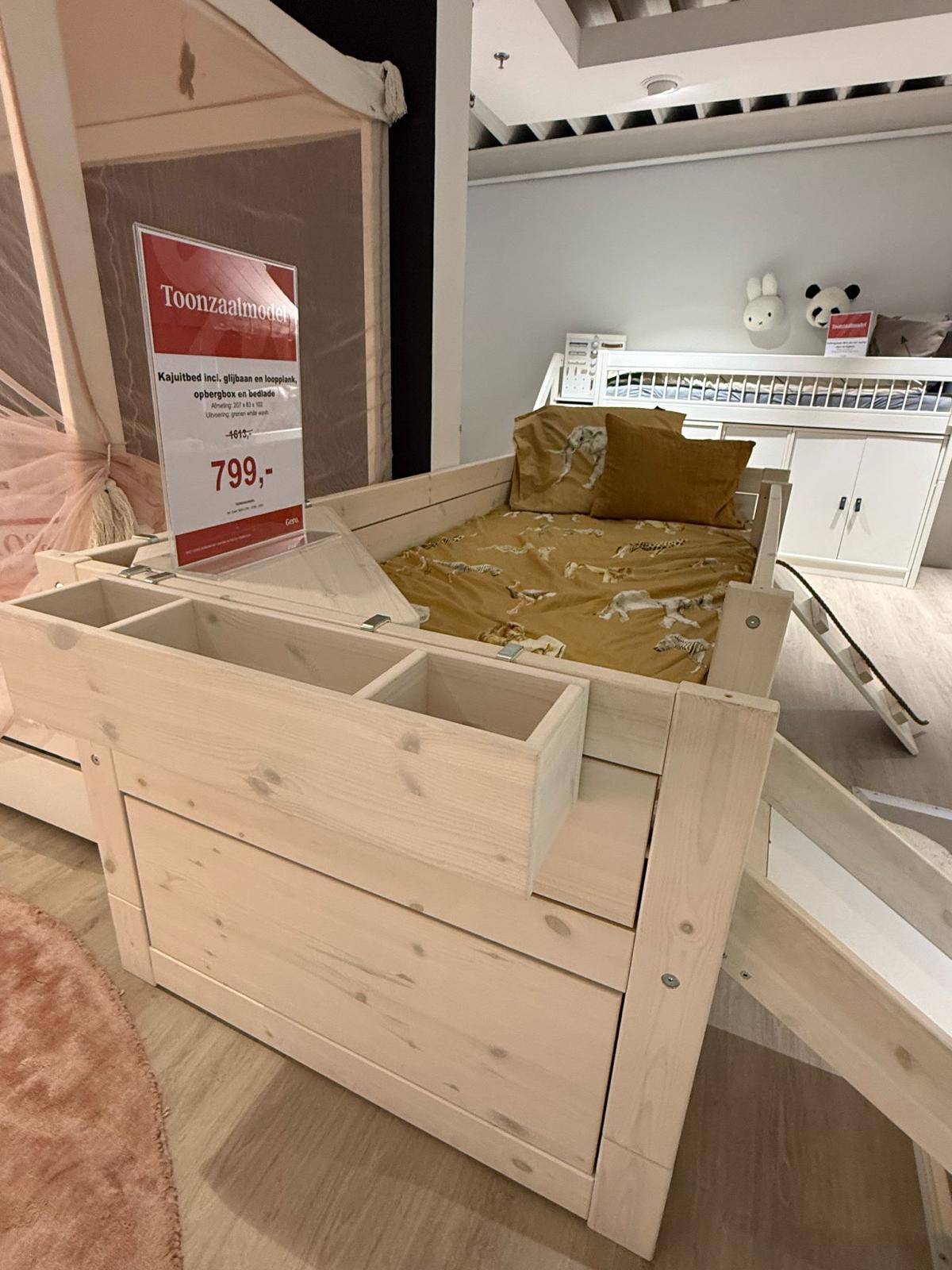 Toonzaalmodel: kajuitbed - incl. glijbaan, loopplank, opbergbox en bedlade